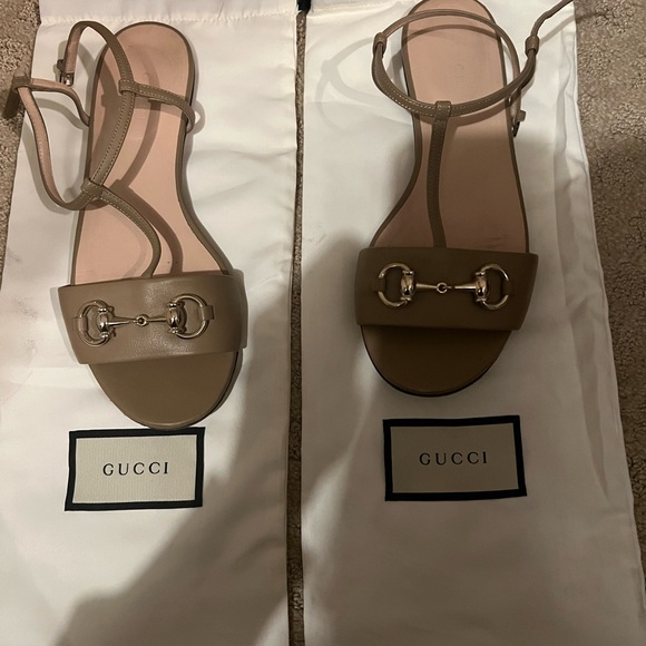 Gucci Tan Sandals with Silver Detailing - Picture 3 of 6